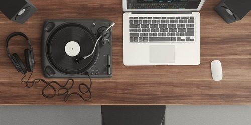turntable-1337986_1280.jpg